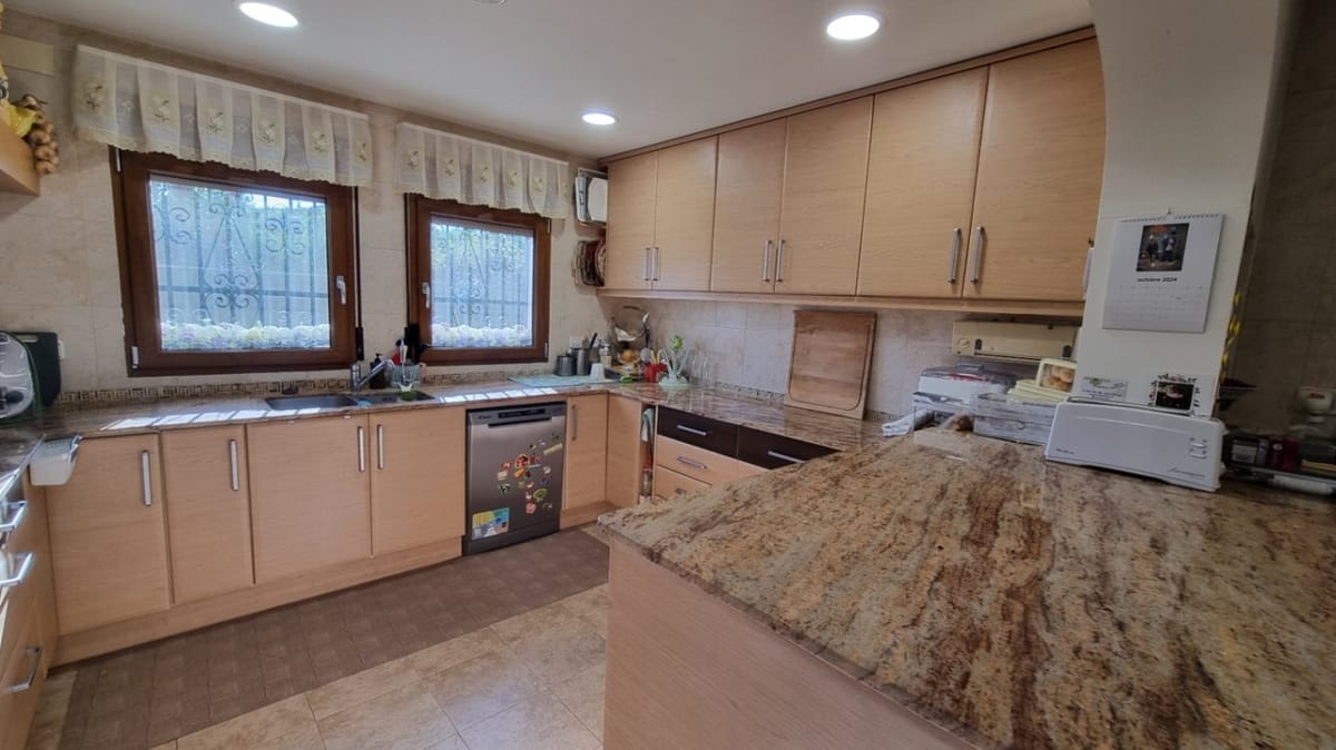 Country House with Pool, Garage, and Lots of Land in Pedreguer - Foto 10