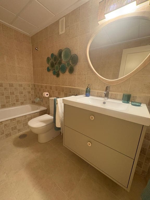 Renovated 1-bedroom apartment in Denia with a communal pool. - Foto 28