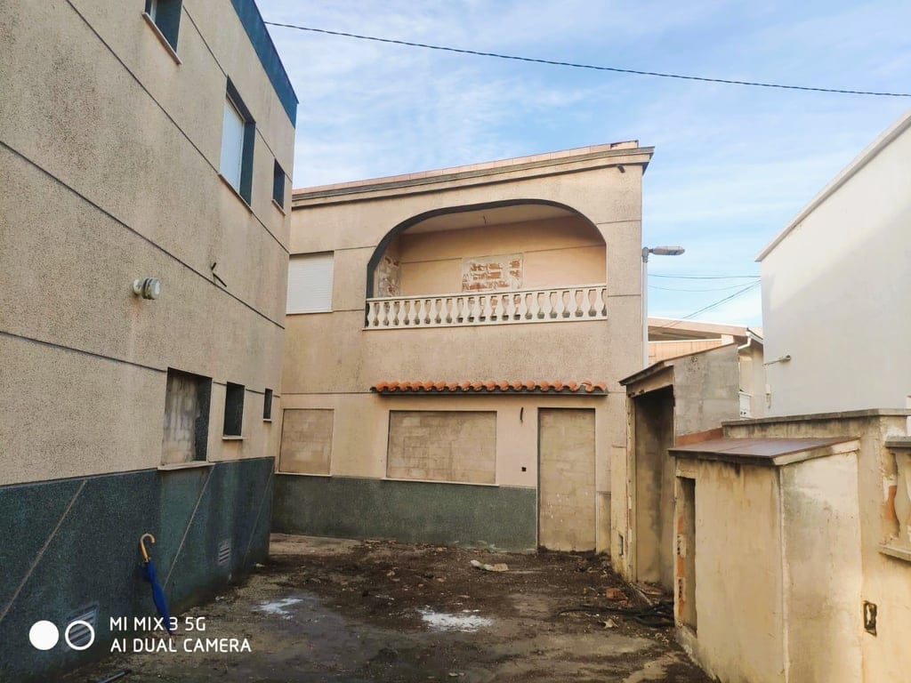 Ensemble de parcelles urbaines avec 6 logements en coin à 4 rues – Grande opportunité d'investissement dans la zone côtière. - Foto 7