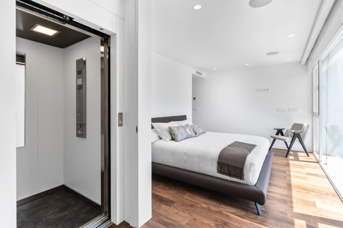 BLANC-19: Luxury Villa in Altea Ready to Move In | 4 Floors, Triple Garage, and Panoramic Views - Foto 21