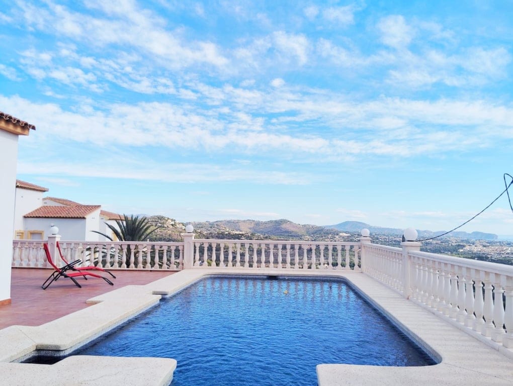 Villa for sale with 4 bedrooms and a pool in Calpe, with sea views. - Foto 16