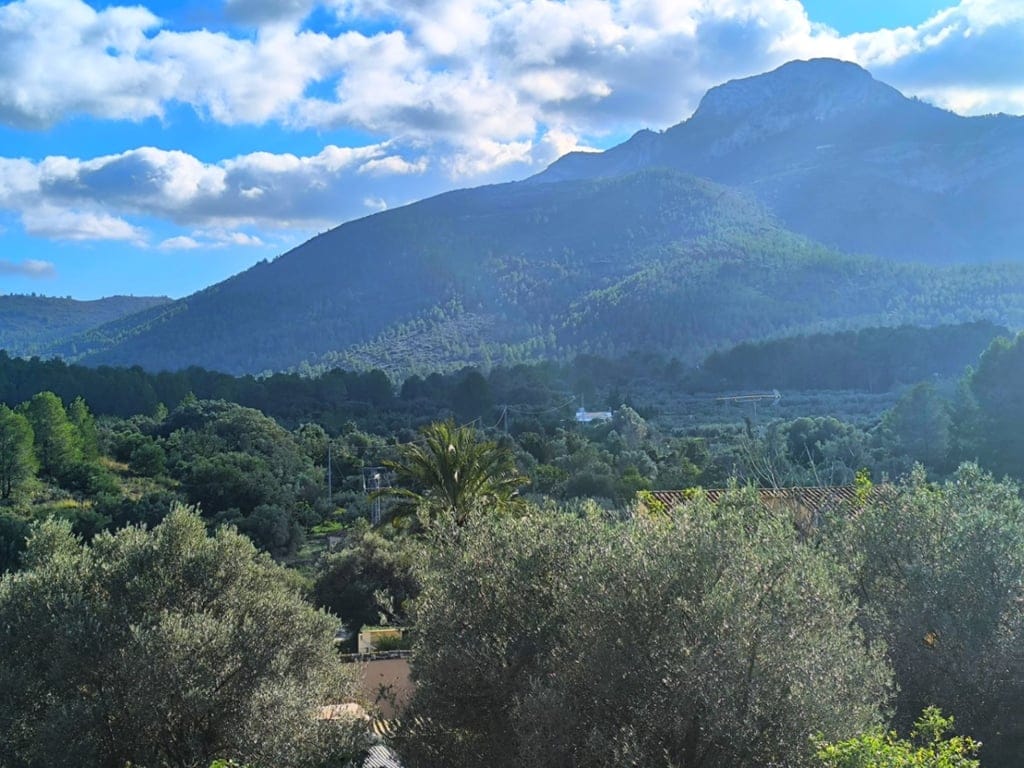 Haus zum Verkauf in Parcent mit großem Stadtgrundstück und Panoramablick - Foto 4