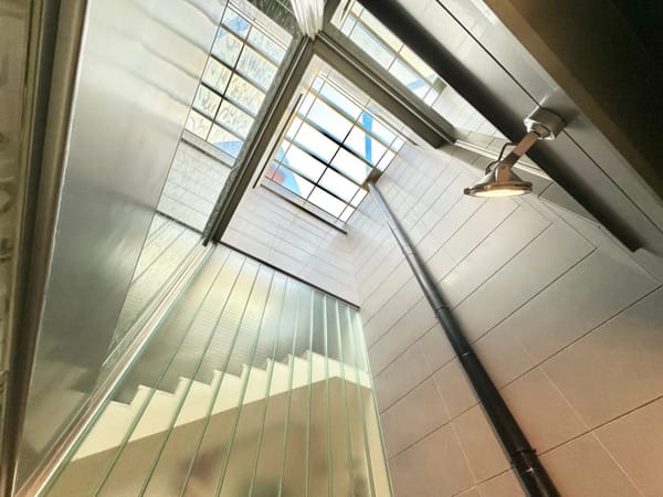 Ruimte, Licht en Ontwerp in een Uniek Huis in Pego - Foto 11