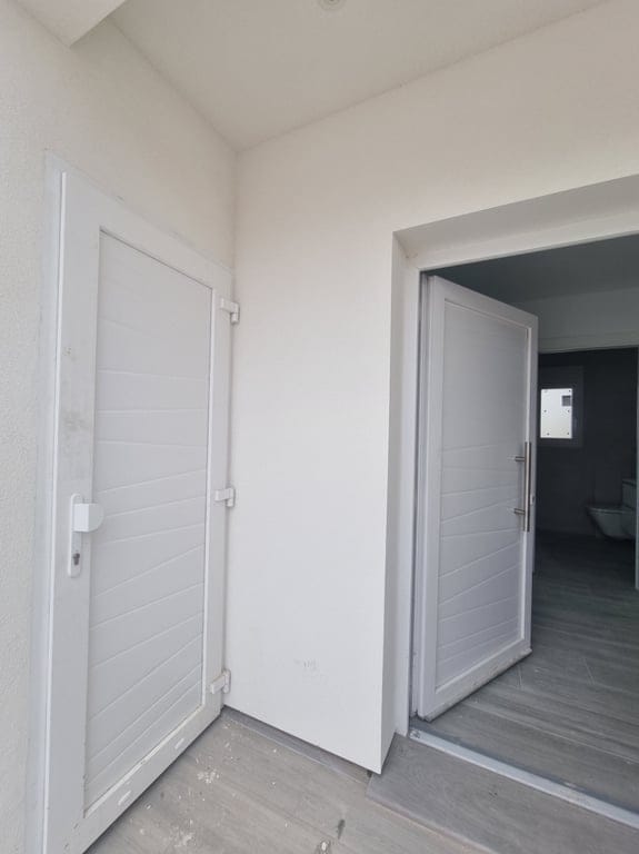 Newly built chalet/villa for sale with 3 bedrooms and a pool. - Foto 6