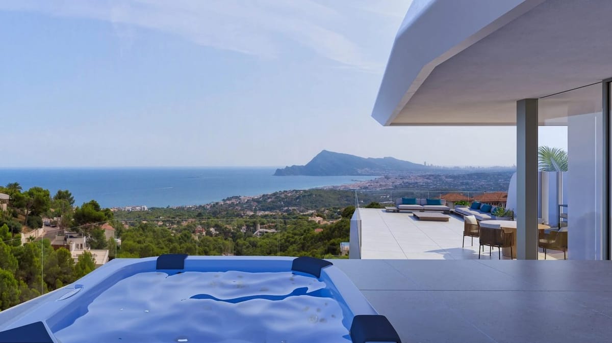 Exclusive Luxury Residence in Altea Hills: New Build with 4 Bedrooms, Heated Infinity Pool, Home Automation, and Panoramic Sea Views.