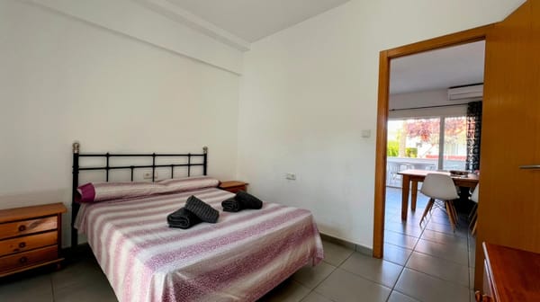 Elegante apartamento de 3 habitaciones con terraza y parking a solo 250 m de la playa. - Foto 13