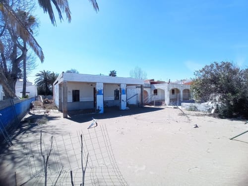 Chalet en venta en primera linea de playa de Denia