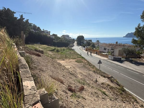 Amplia parcela con vistas al mar en venta en Benissa - Foto 4
