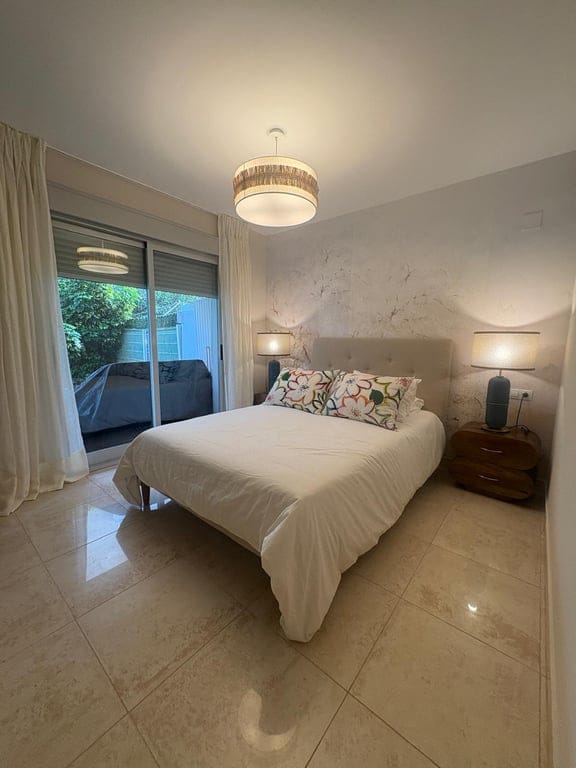Renovated 1-bedroom apartment in Denia with a communal pool. - Foto 21