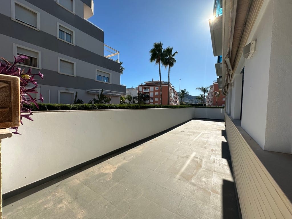 Apartment for sale with 3 bedrooms in Denia, Alicante. - Foto 19