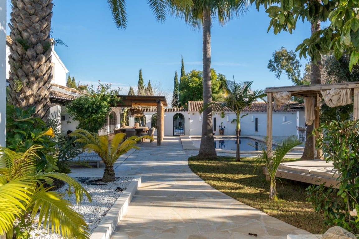 Exclusives, komplett renoviertes Anwesen mit großem Grundstück von 11.367 m2. - Foto 8