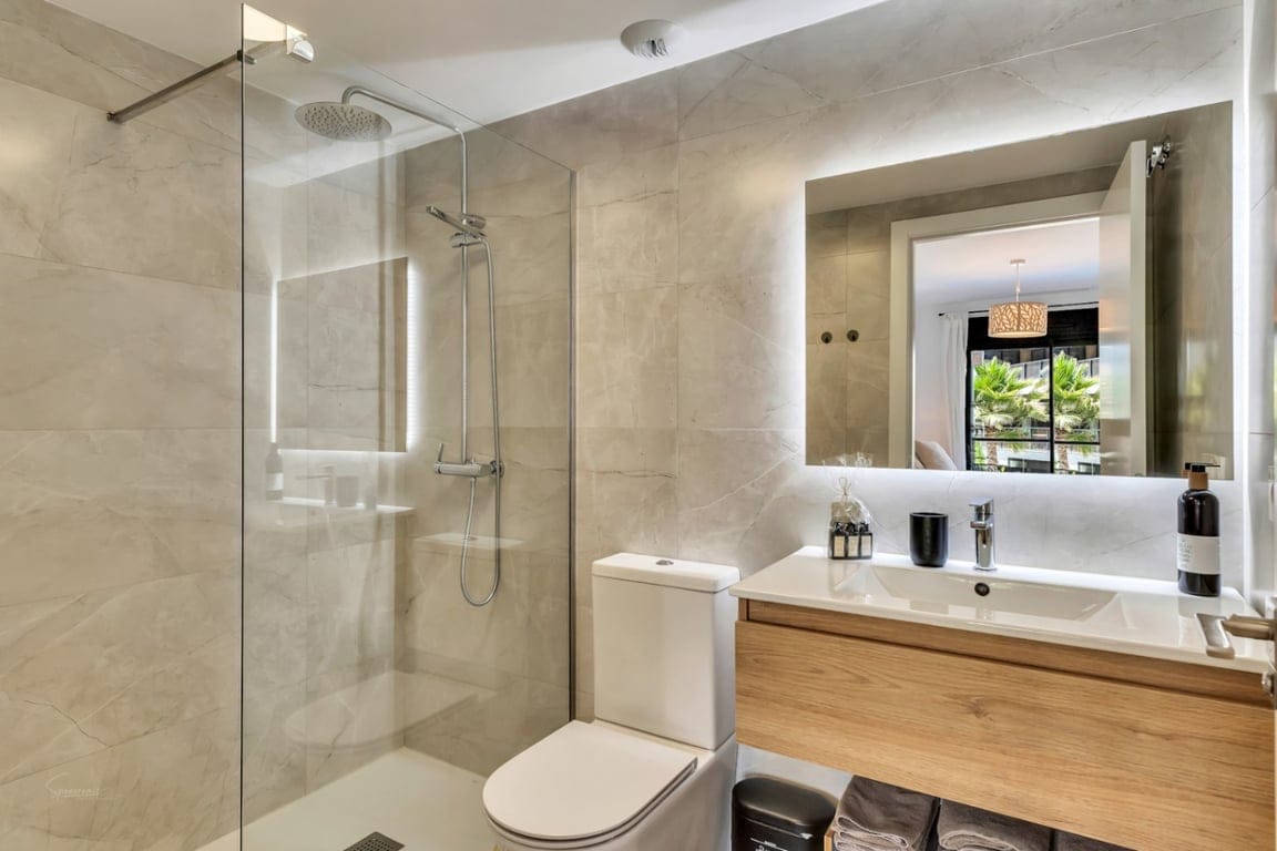 Modern and elegant south-facing apartment with a pool in Jávea. - Foto 18