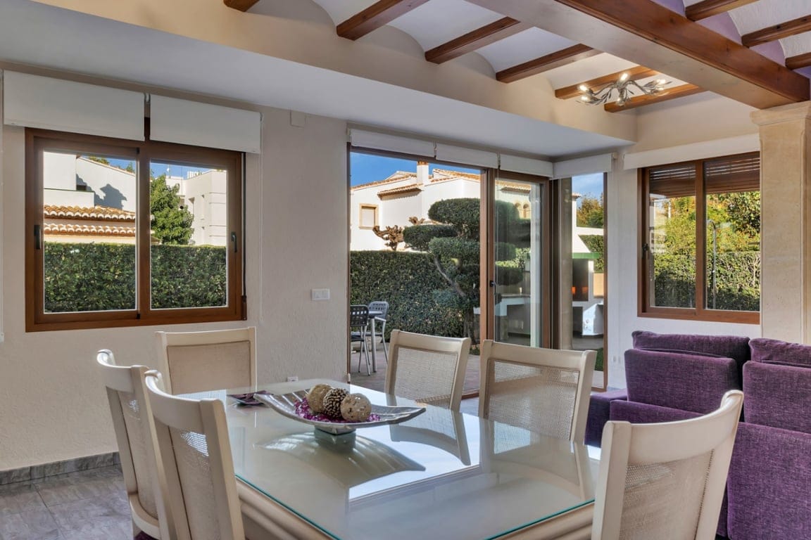 Exklusives Reihenhaus in Jávea, 500 m vom Meer entfernt, mit 4 Schlafzimmern und Gemeinschaftspool. - Foto 8