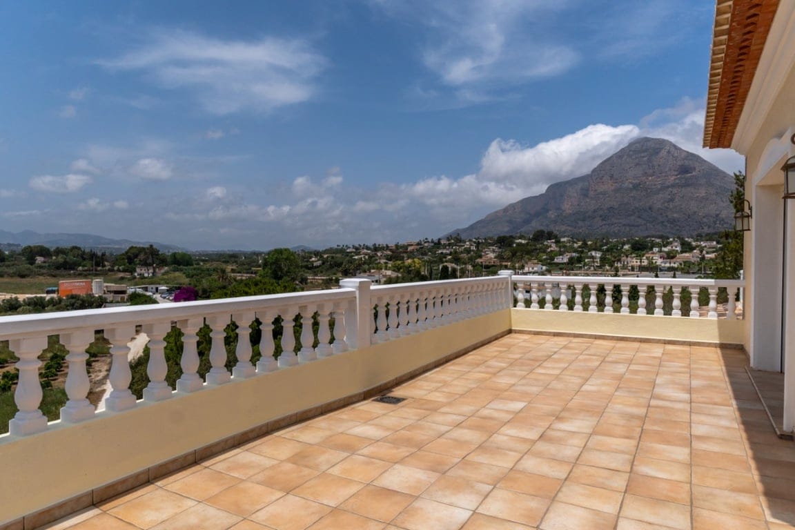 Villa met vrij uitzicht in een rustige omgeving dicht bij het centrum van de stad Jávea - Foto 6