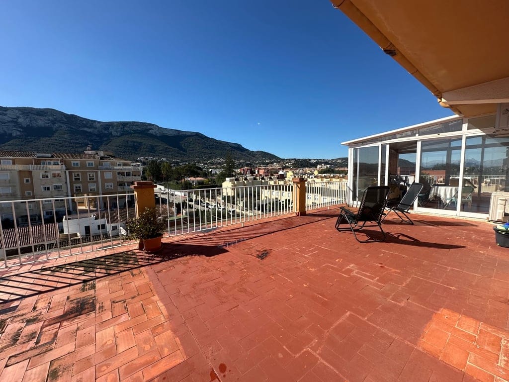 Penthouse for Sale in Dénia with Panoramic Views