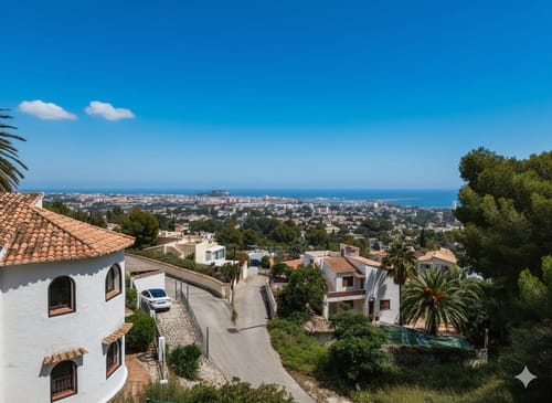 Villa with sea views and guest apartment in a quiet area.