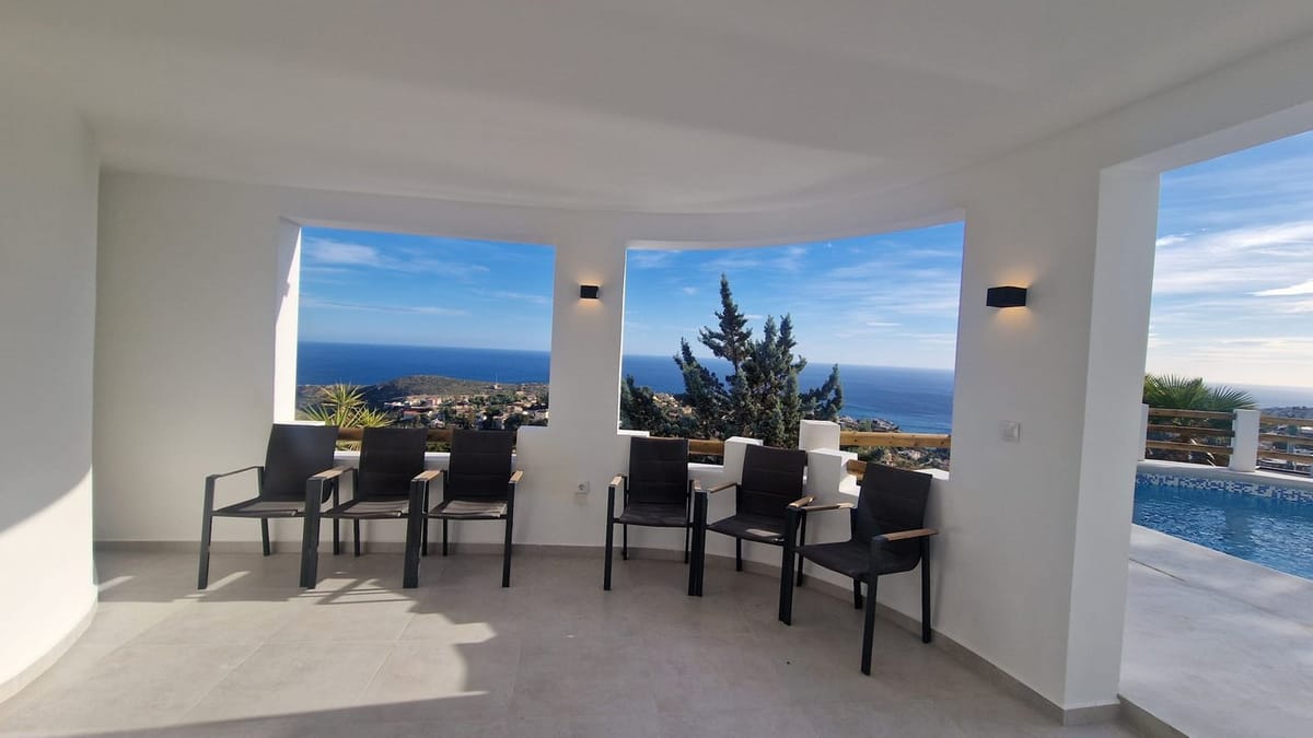 ULTIMATE LUXURY VILLA: 6-BEDROOM, CUMBRE DEL SOL RETREAT | BREATHTAKING PANORAMIC SEA VIEWS | TURNKEY & SUSTAINABLE - Foto 3