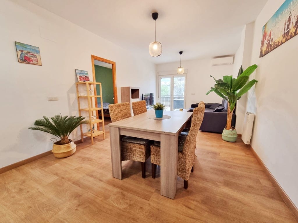 Bright apartment with 3 bedrooms and south-facing terrace in Jalon