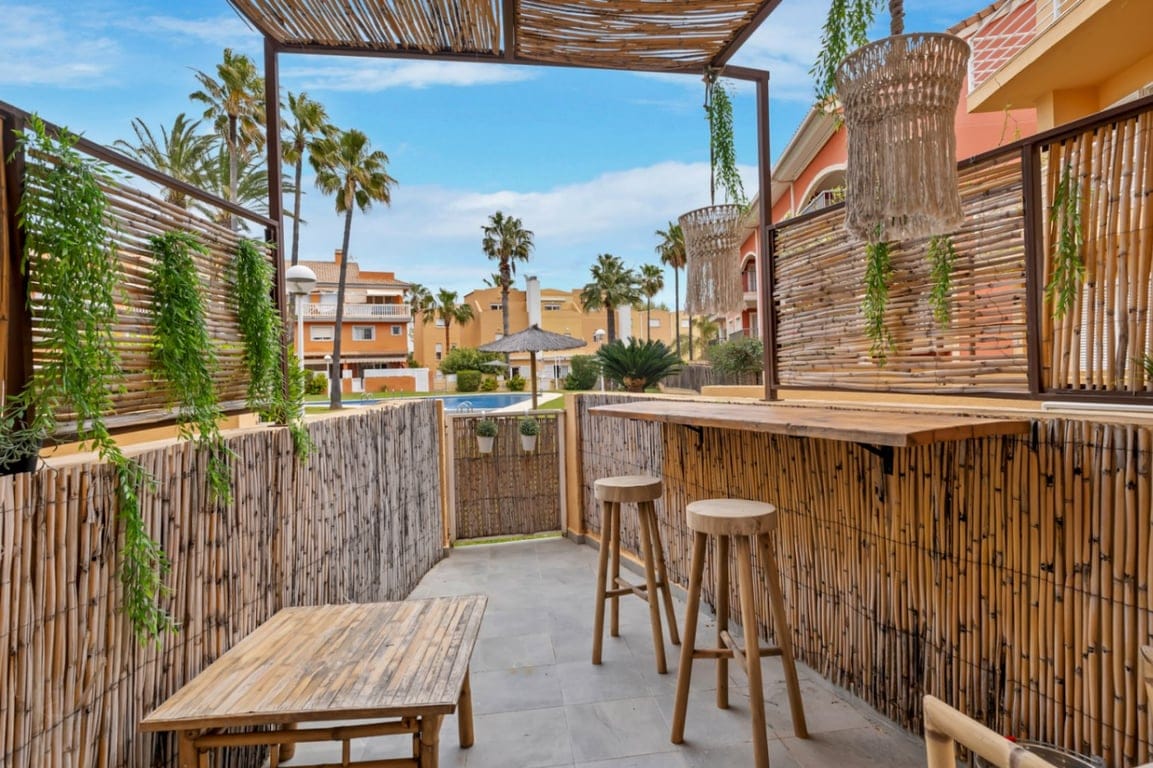 Apartamento reformado con piscina cerca del mar - Foto 2