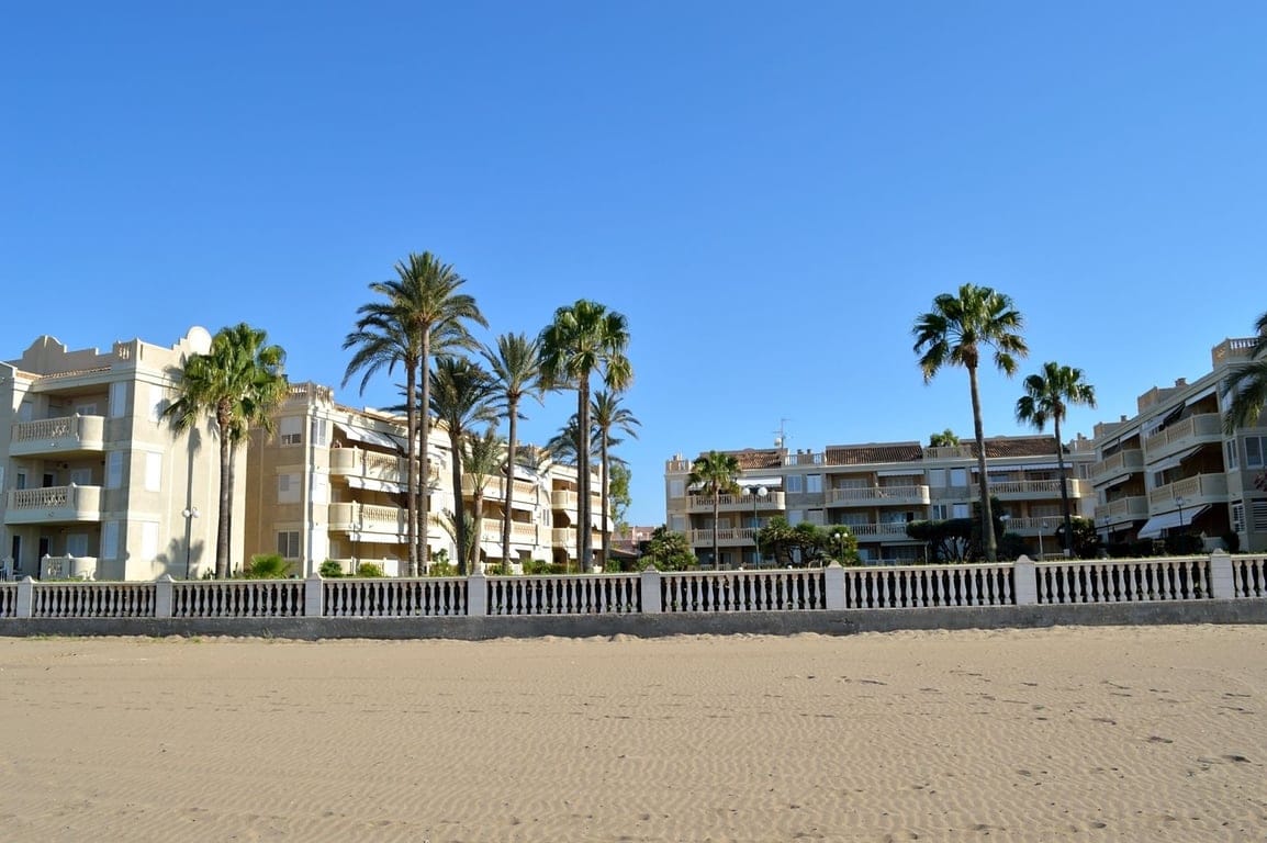 Two-bedroom apartment with sea views for sale in Dénia - Foto 2