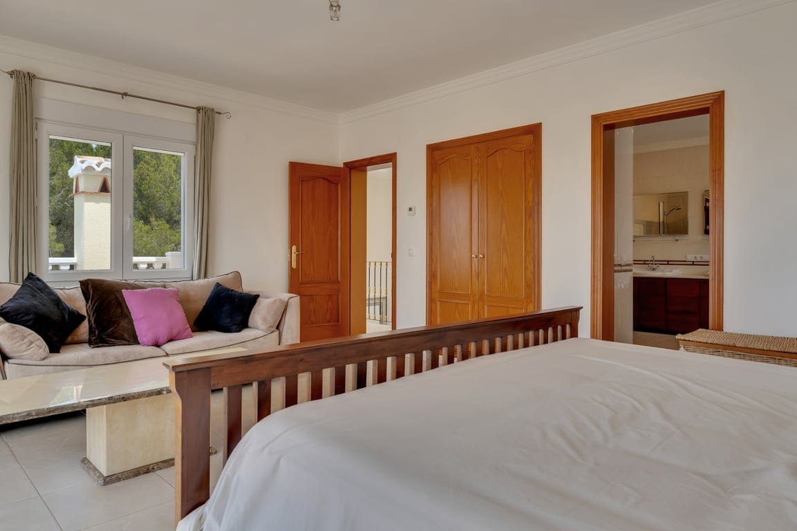 Villa met vrij uitzicht in een rustige omgeving dicht bij het centrum van de stad Jávea - Foto 33