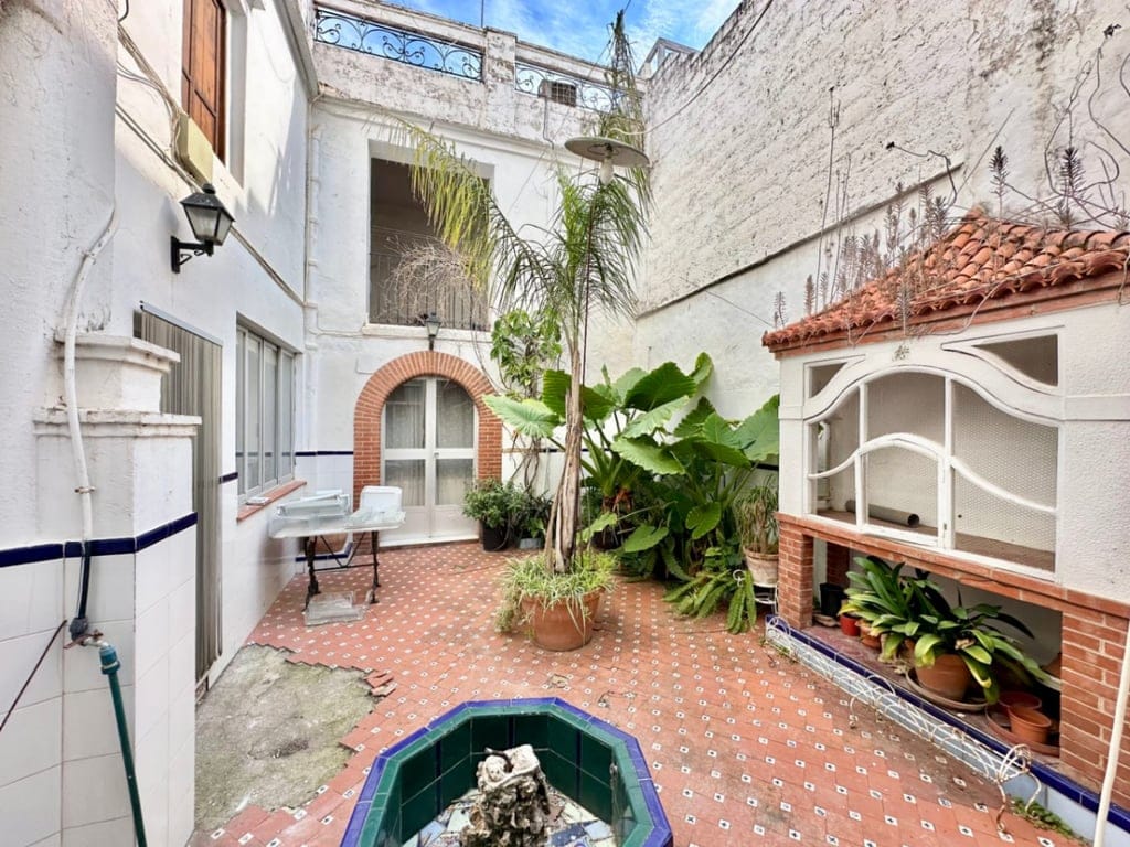 Charmantes Dorfhaus mit großem Innenhof im Zentrum von Pego. - Foto 27