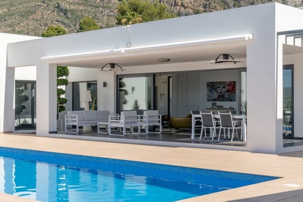 Exclusiva villa moderna con impresionantes vistas abiertas en una demandada zona de Jávea - Foto 55
