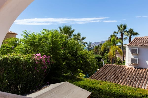 Villa parcialmente renovada en venta en Benissa Costa - Foto 2