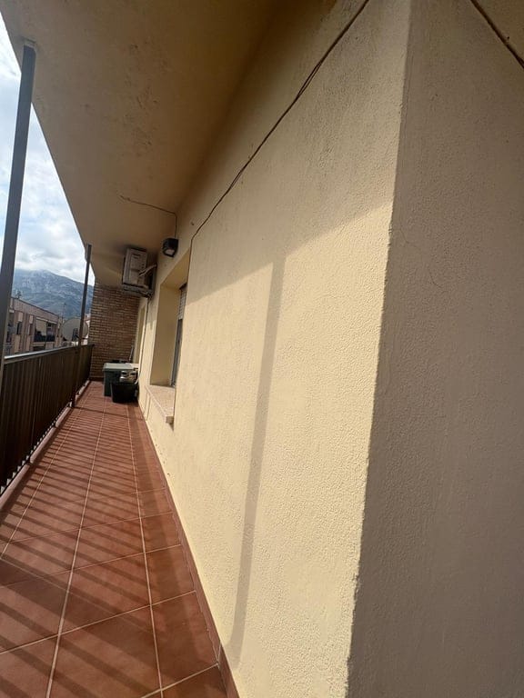 Piso con gran potencial en la entrada de Dénia - Foto 3