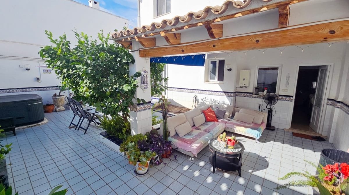 Landhaus in Pego mit großem Innenhof