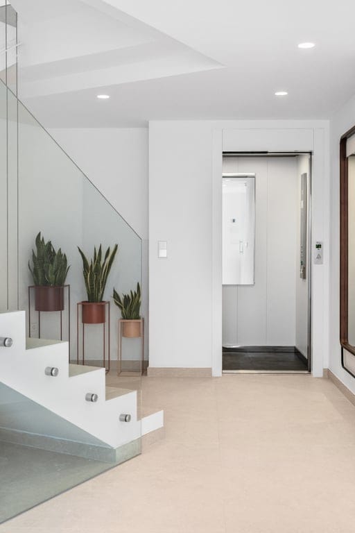 BLANC-19: Luxury Villa in Altea Ready to Move In | 4 Floors, Triple Garage, and Panoramic Views - Foto 23