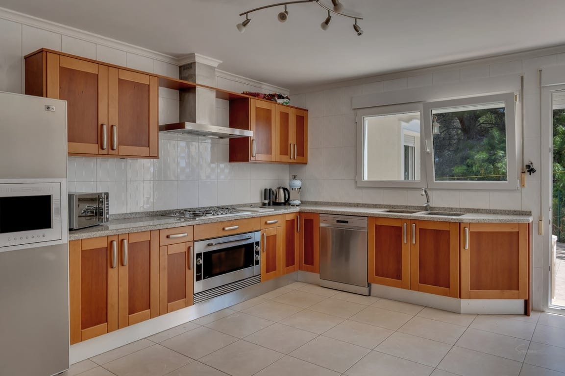 Villa met vrij uitzicht in een rustige omgeving dicht bij het centrum van de stad Jávea - Foto 16