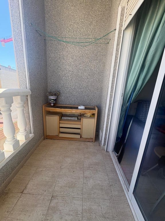 Apartamento en venta de 2 dormitorios en Torrevieja, Alicante. - Foto 19