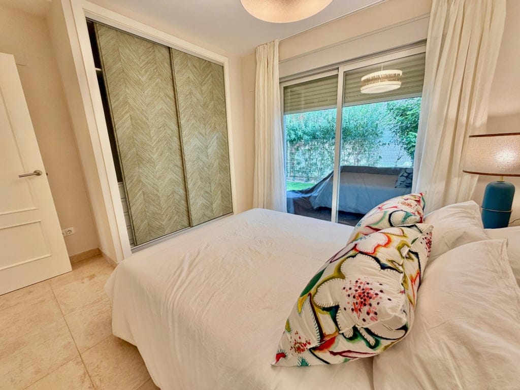 Renovated 1-bedroom apartment in Denia with a communal pool. - Foto 19