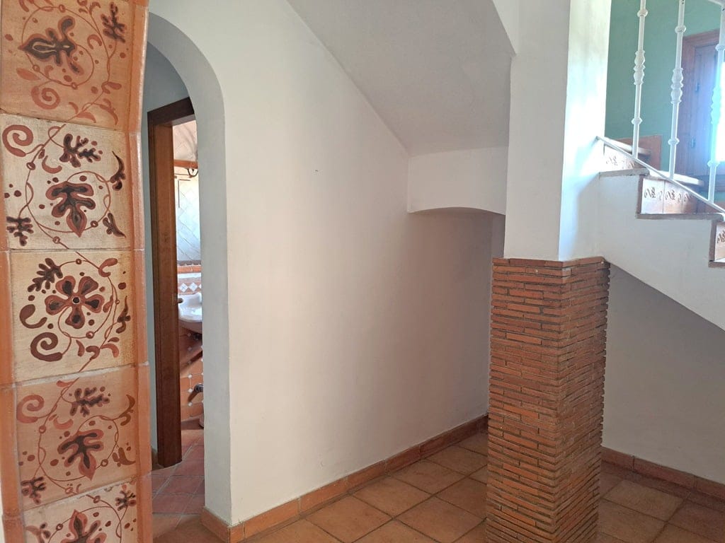 Family villa with pool for sale in Orba - Foto 24