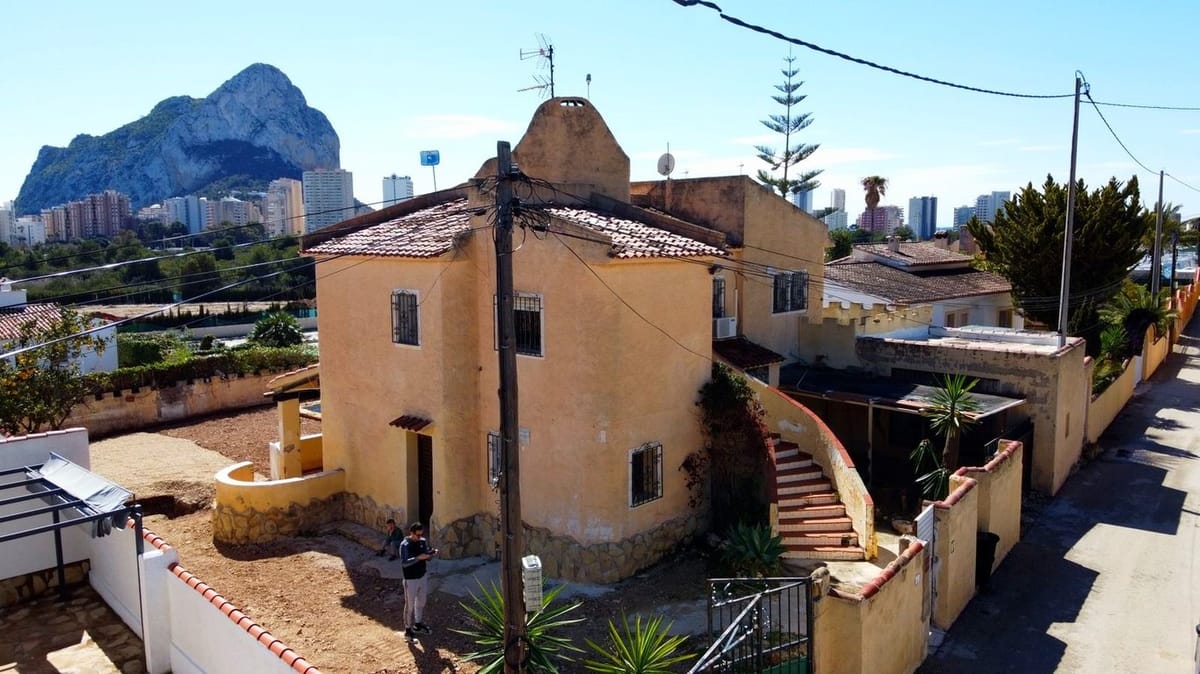 Investment opportunity: Villa to renovate near the sea in Costa Blanca - Foto 2