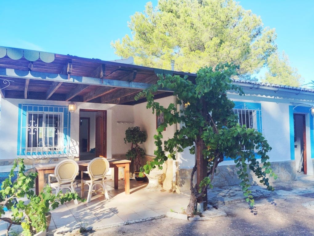 Renovated country house in Parcent: tranquility, fenced plot, nature, and comfort in a privileged setting. - Foto 4