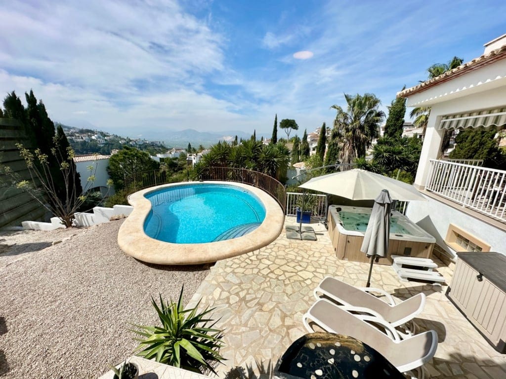 Uw oase in Monte Pego: chalet met een groot perceel, zwembad en volledige privacy - Foto 24