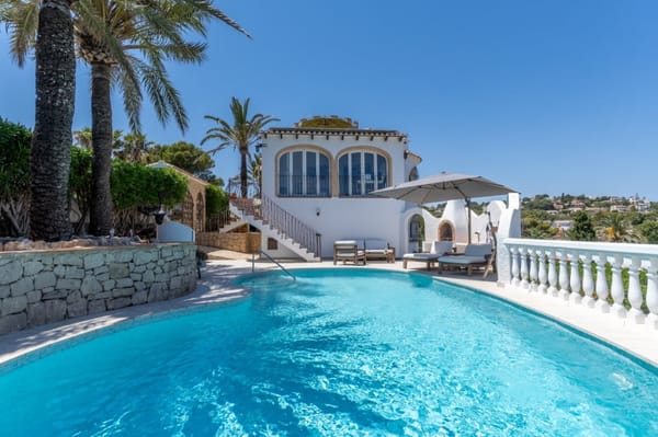 Excepcional propiedad en una exclusiva zona con vistas panoramicas al mar - Foto 56