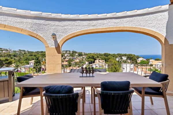 Excepcional propiedad en una exclusiva zona con vistas panoramicas al mar - Foto 16