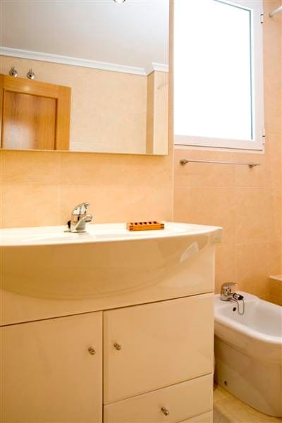 Begane grond appartement met 3 slaapkamers te huur voor lange termijn in Arenal, Javea. - Foto 5