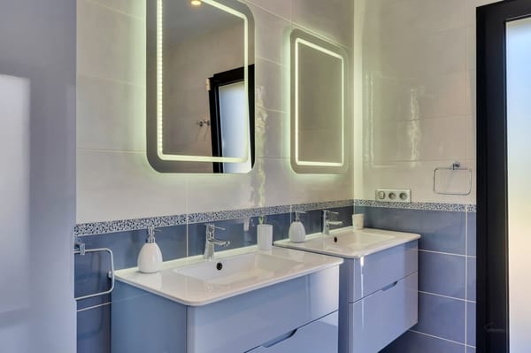 Exclusiva villa moderna con impresionantes vistas abiertas en una demandada zona de Jávea - Foto 44
