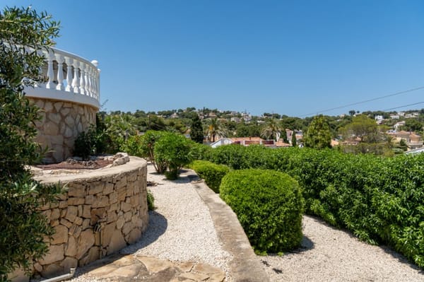 Excepcional propiedad en una exclusiva zona con vistas panoramicas al mar - Foto 53