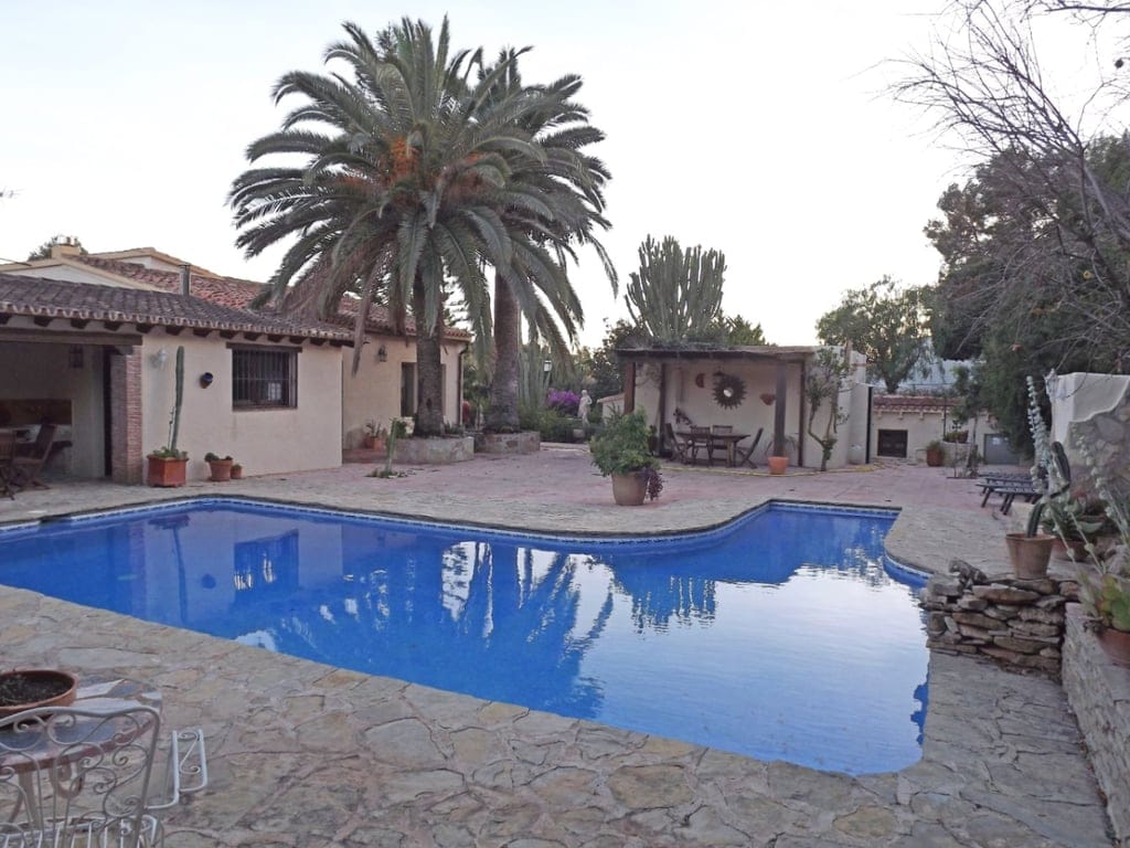 Villa for Sale in Benissa, large plot of 4.685m2