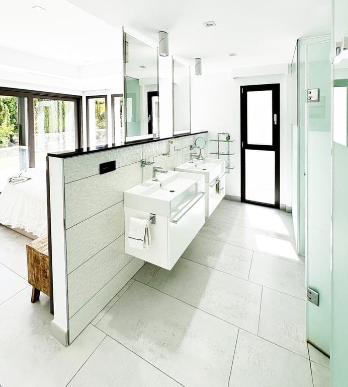 Luxury villa in Benitachell with sea views, infinity pool, and gym. - Foto 20