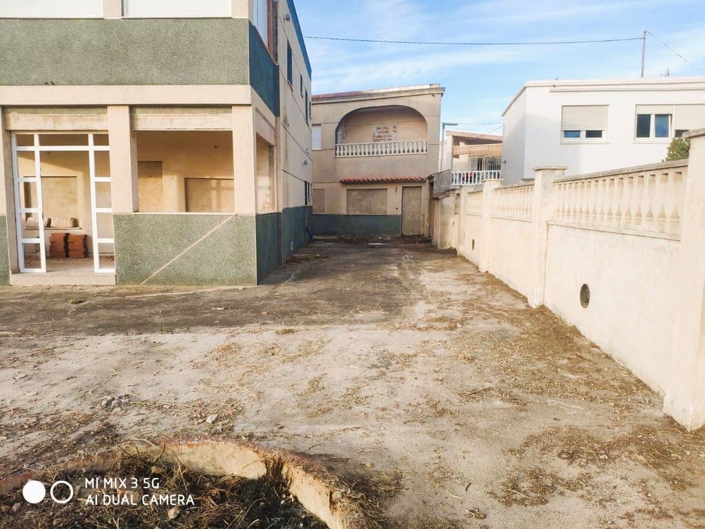 Ensemble de parcelles urbaines avec 6 logements en coin à 4 rues – Grande opportunité d'investissement dans la zone côtière. - Foto 9