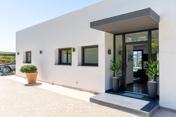 Exclusiva villa moderna con impresionantes vistas abiertas en una demandada zona de Jávea - Foto 64