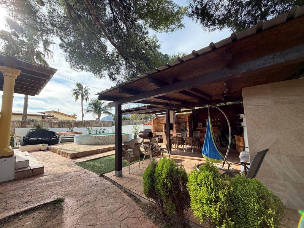 Chalet en venta en Playa Marinas, Denia: 4 habitaciones y piscina privada. - Foto 15