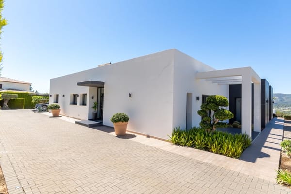 Exclusiva villa moderna con impresionantes vistas abiertas en una demandada zona de Jávea - Foto 7