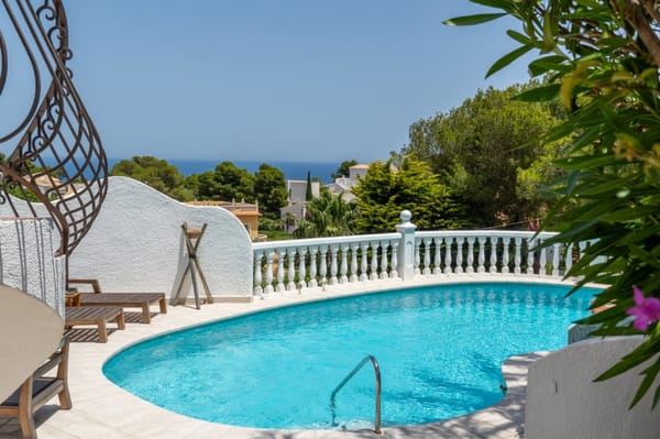 Excepcional propiedad en una exclusiva zona con vistas panoramicas al mar - Foto 26